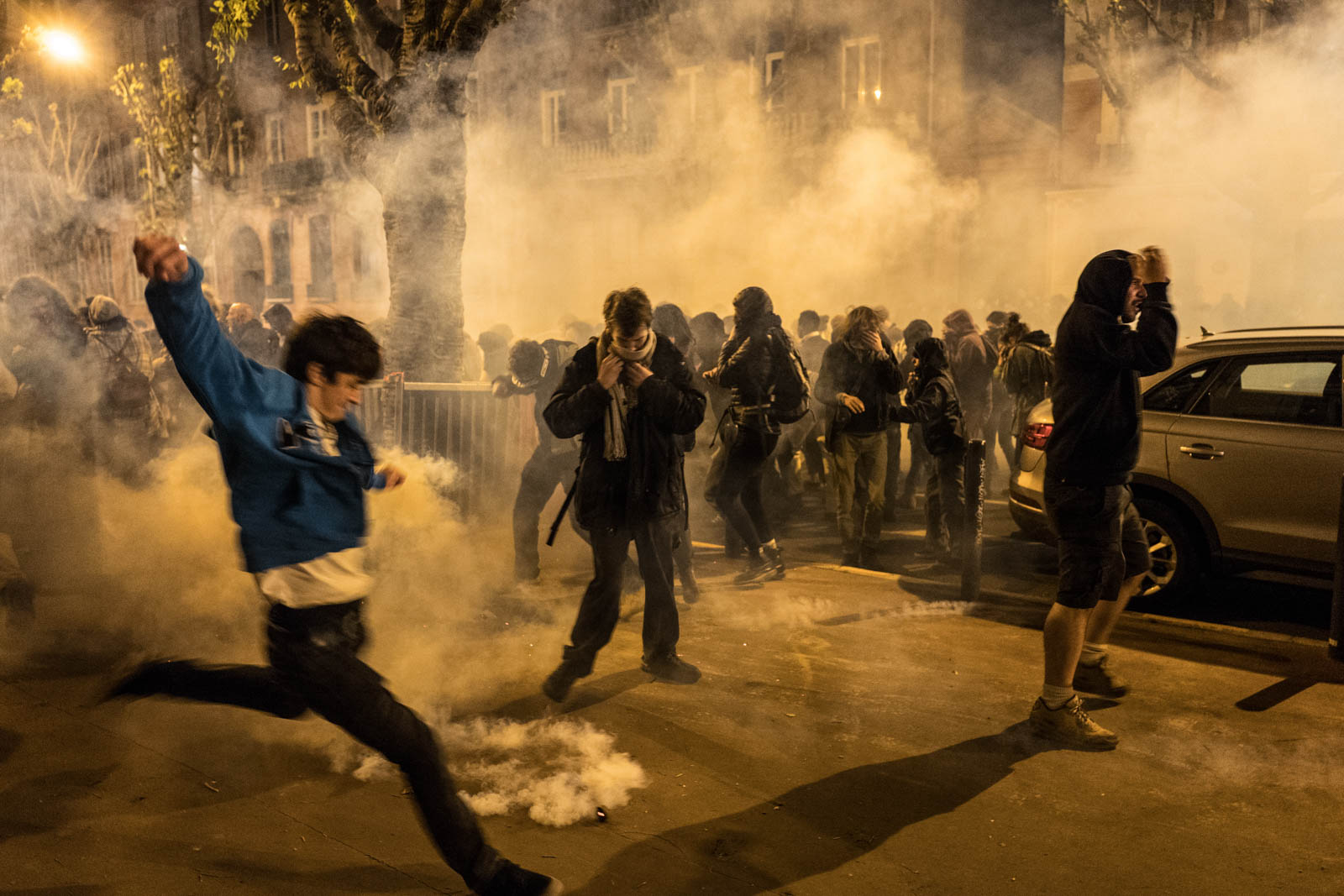 Toulouse, supporters of the 'Nuit Debout' (Up All Night) movement clash with riot police during one unauthorized demonstration who began after the announcement of the use by Socialist Prime Minister Manuel Valls of the article 49.3 of the Constitution to pass the El-Khomri bill on labour reforms with nor vote nor debate in the Parliament.10may 2016. 
Affrontement avec la police antiémeute lors d'une manifestation non autorisée qui a commencé place du Capitole lors du mouvement Nuit Debout après l'annonce de l'utilisation par le Premier ministre socialiste Manuel Valls de l'article 49.3 de la Constitution pour passer le projet de loi El-Khomri sur la réforme du travail. 10/05/2016, Toulouse-FRANCE.