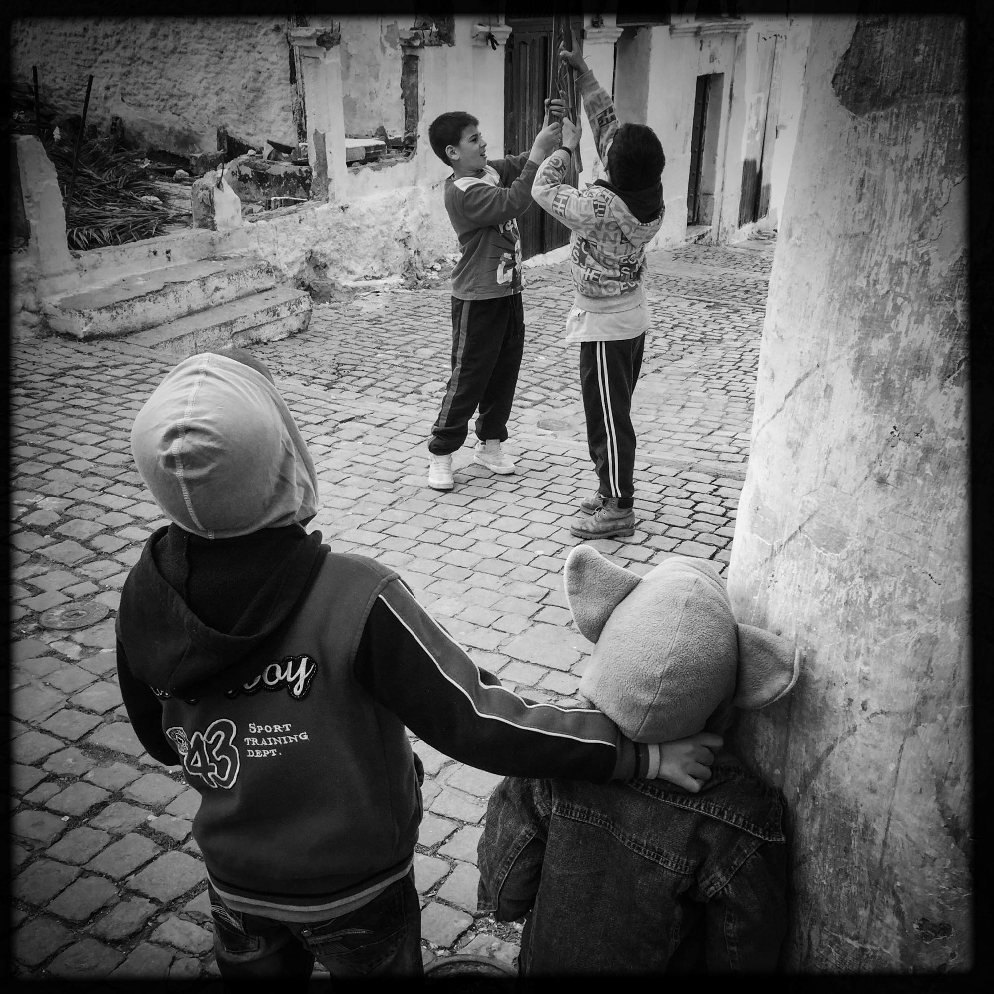Jeux d'enfants dans la Casbah.17/02/2016, Alger-ALGERIE.