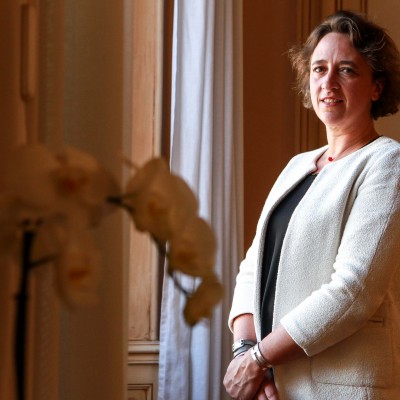 Le maire d'Albi, Stephanie Guiraud-Chaumeil, dans son bureau de l'hôtel de ville. Albi -FRANCE, 15/05/2015/Commande pour l'Express.